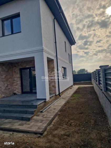 Casă cu 4 camere cu Teren 310 Mp în Central