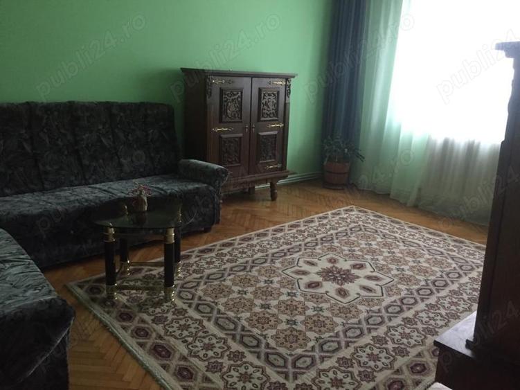 Apartament cu 4 camere decomandat în Central
