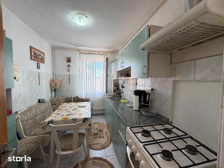 Apartament cu 3 camere semidecomandat în Mihai Viteazul