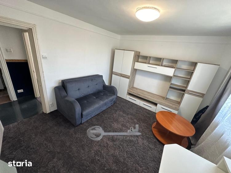 Apartament cu 2 camere decomandat în Hala Centrală