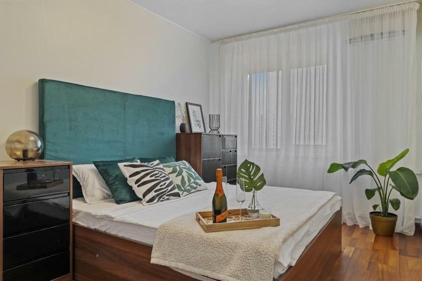 Apartament cu 2 camere semidecomandat, mobilat în P-ța Romană