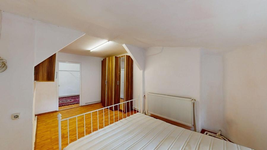 Duplex cu 6 camere cu Canalizare în P-ța Galați