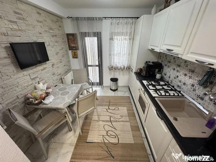 Casă cu 4 camere cu Teren 241 Mp în Brătianu