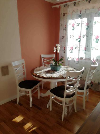 Apartament cu 3 camere decomandat în Exterior Vest