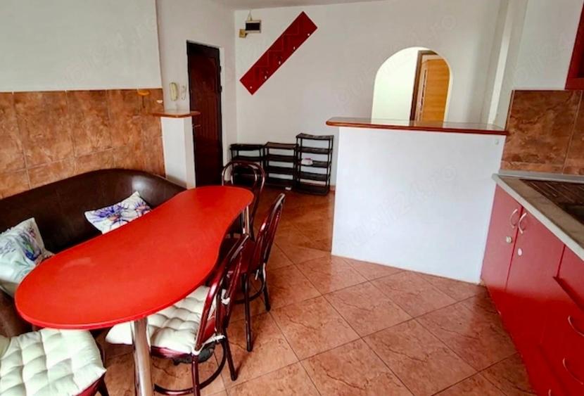 Apartament cu 3 camere decomandat în Nerva Traian