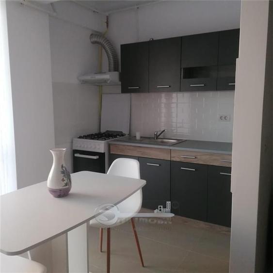 Apartament cu 2 camere decomandat în Aeroport