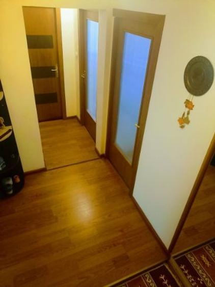 Apartament cu 3 camere decomandat în Tractorul - 5