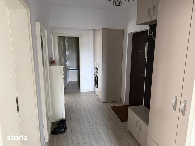 Apartament cu 3 camere decomandat, mobilat în Tolstoi