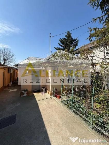 Casă cu 5 camere cu Teren 754 Mp în Cățelu