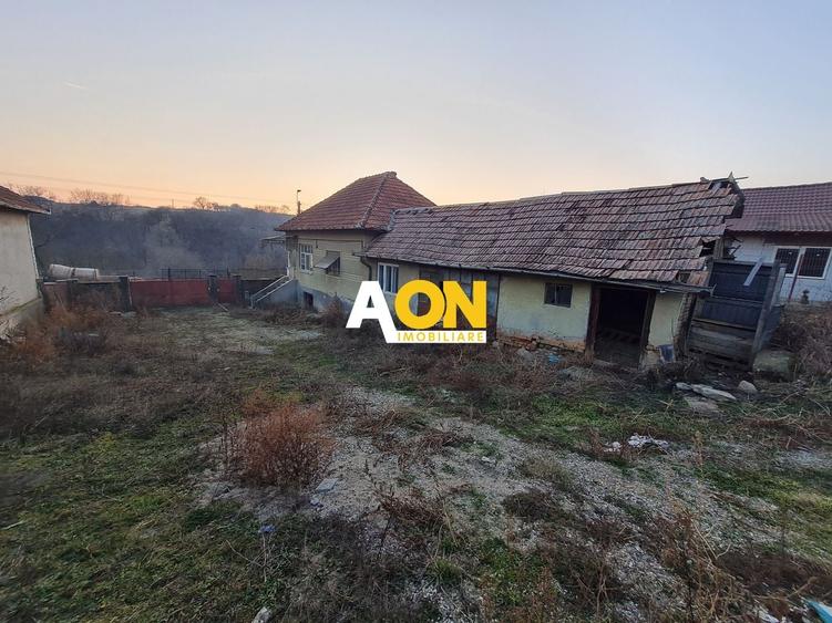 Casă individuală cu 2 camere cu Canalizare în Pâclișa