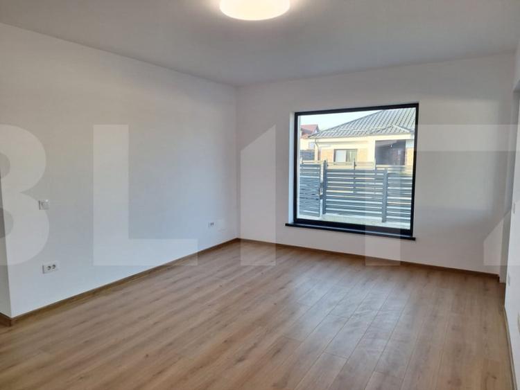 Casă cu 4 camere cu Teren 533 Mp în Curtești