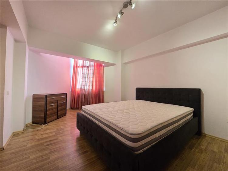 Apartament cu 2 camere semidecomandat, mobilat în 9 Mai