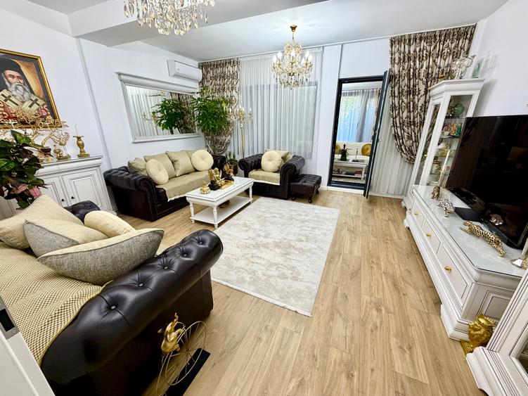 Casă individuală cu 5 camere cu Canalizare în Sud
