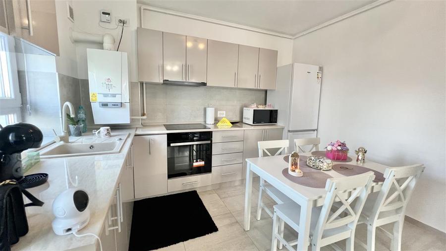 Apartament cu 2 camere decomandat, mobilat în Avantgarden