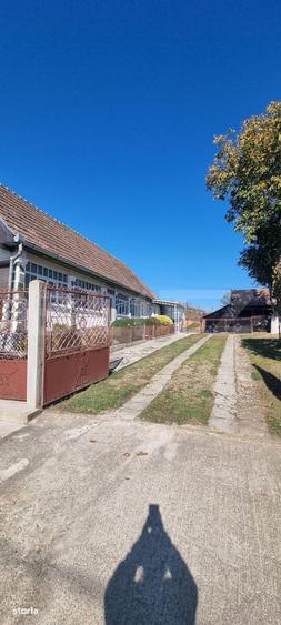 Casă cu 2 camere cu Teren 6076 Mp în Tritenii de Jos