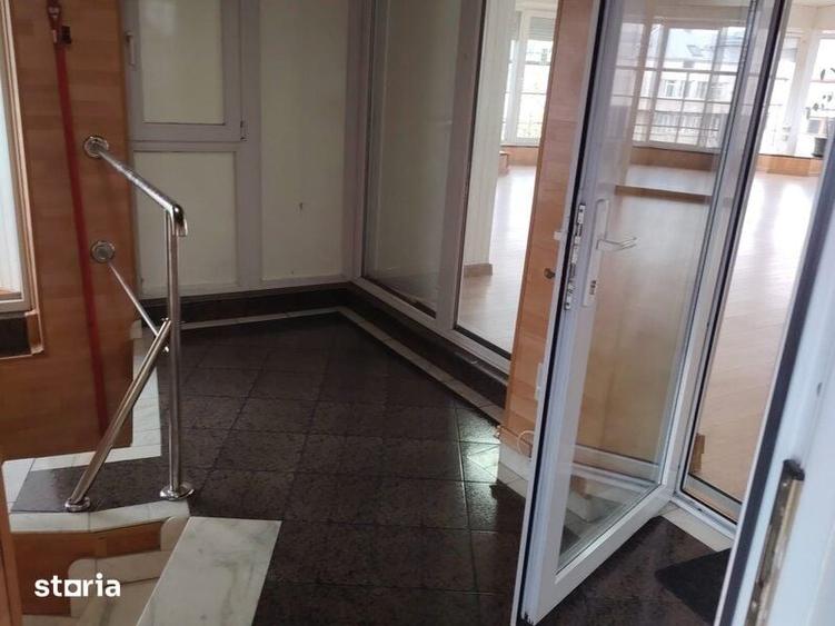 Spațiu comercial, de 100 mp, în Centrul Civic