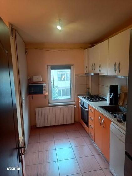 Apartament cu 4 camere decomandat în 6 Vânători