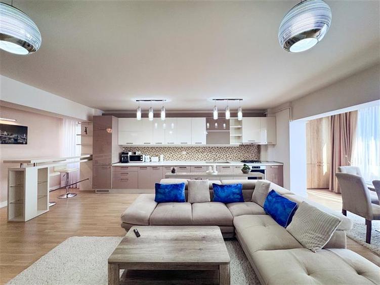 Apartament cu 3 camere semidecomandat, mobilat în Herăstrău