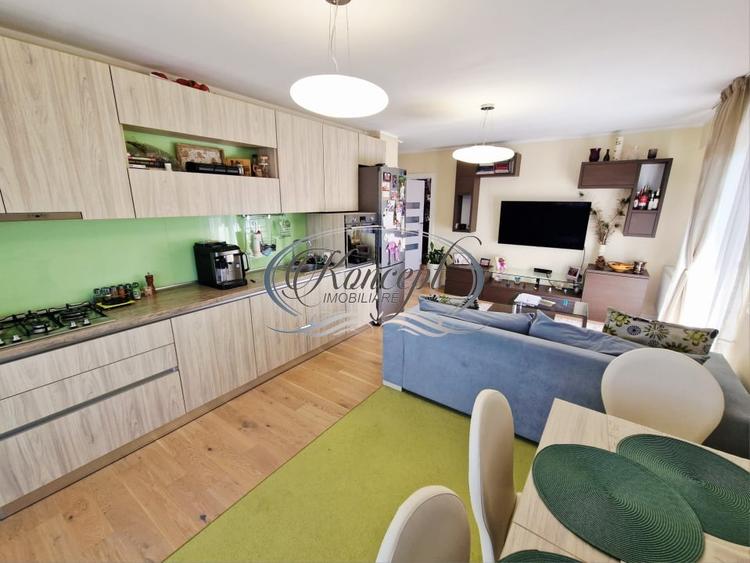 Apartament cu 4 camere semidecomandat, mobilat în Europa