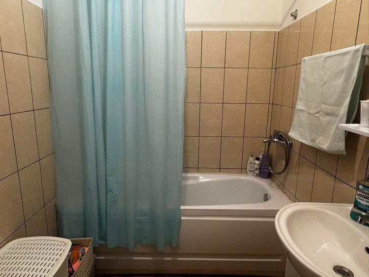 Apartament cu 2 camere semidecomandat în Florești