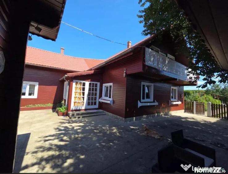 Casă cu 7 camere cu Teren 3300 Mp în Dornești