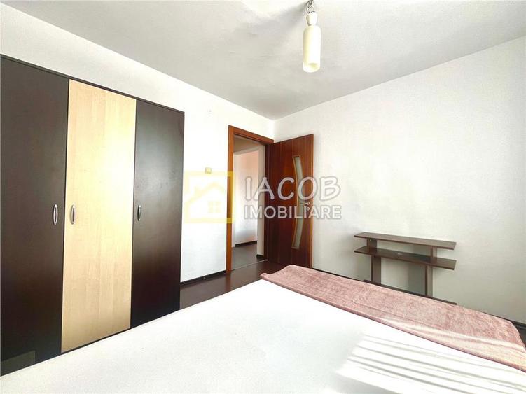 Apartament cu 3 camere decomandat, mobilat în Banca Națională