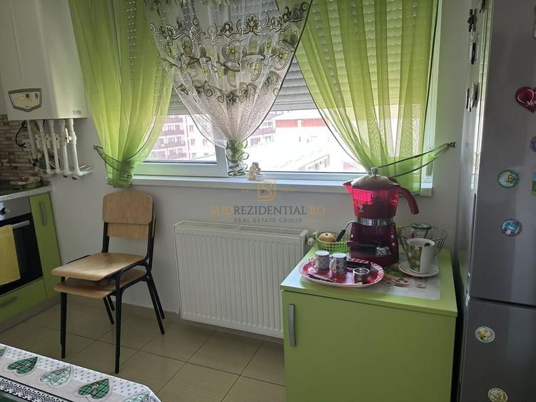 Apartament cu 2 camere semidecomandat, mobilat în Est