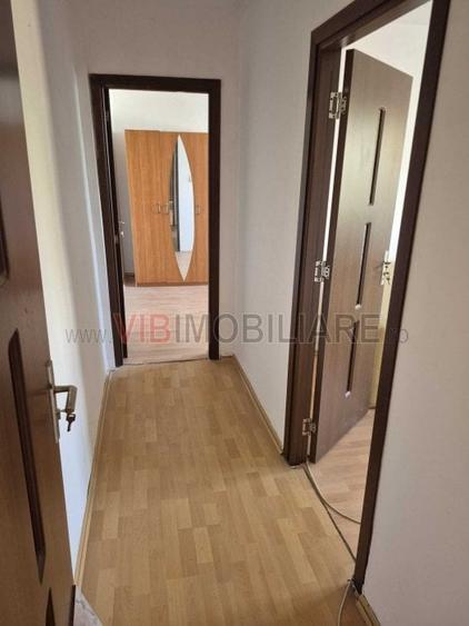 Apartament cu 3 camere semidecomandat în Șagului