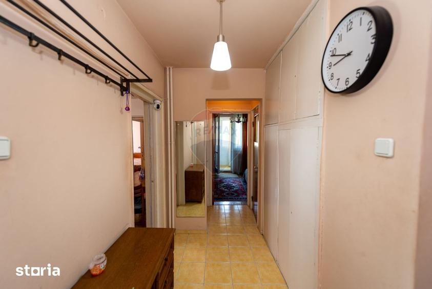 Apartament cu 3 camere, mobilat în Titan