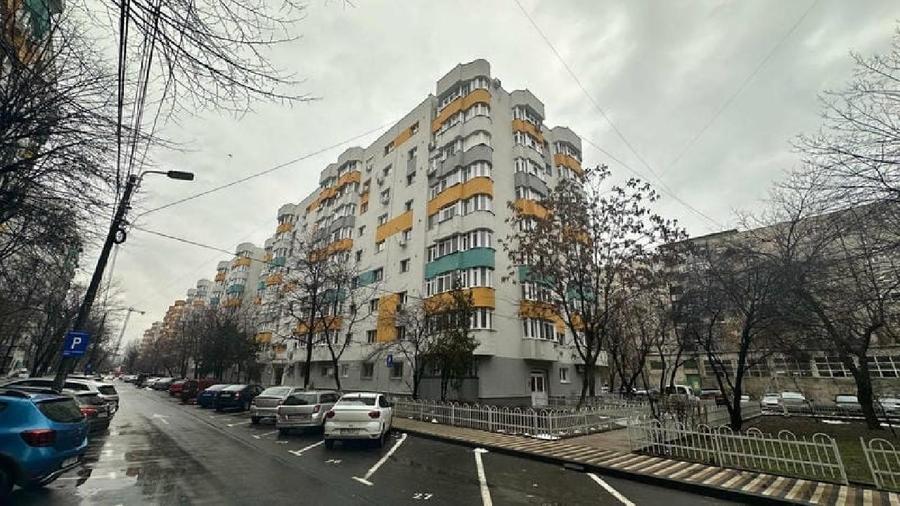 Apartament cu 4 camere decomandat în Sebastian