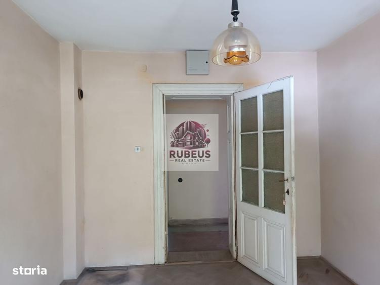 Casă cu 4 camere în Central