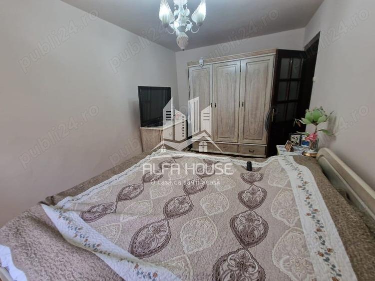 Apartament cu 3 camere semidecomandat în Govândari