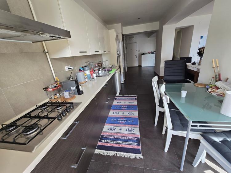 Apartament cu 3 camere decomandat, mobilat în Dristor