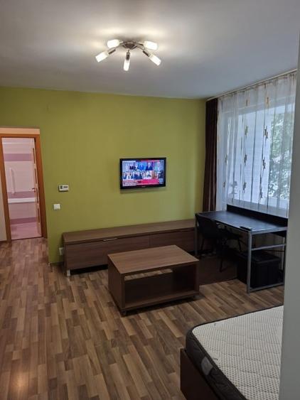 Apartament cu 2 camere decomandat, mobilat în Ultracentral
