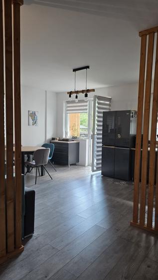 Apartament cu 2 camere semidecomandat în Florești