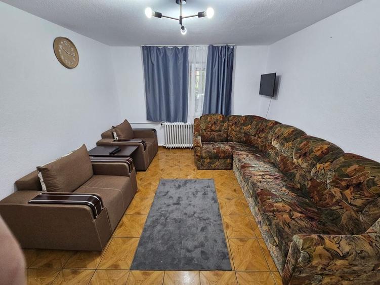 Apartament cu 2 camere semidecomandat, mobilat în Brâncoveanu