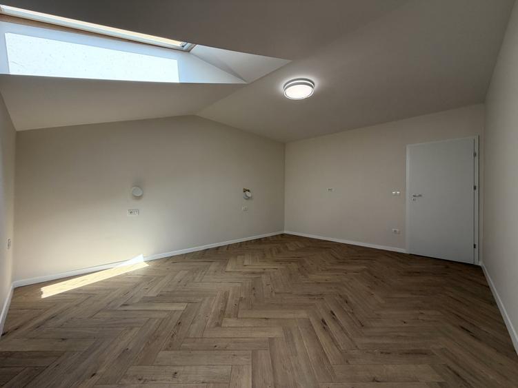 Apartament cu 3 camere decomandat în Soarelui