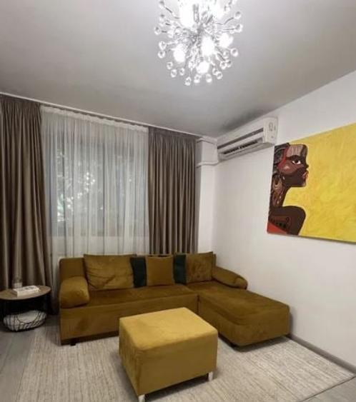 Apartament cu 3 camere semidecomandat în Timpuri Noi