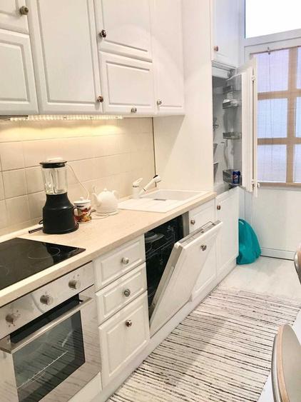 Apartament cu 3 camere semidecomandat în Ultracentral