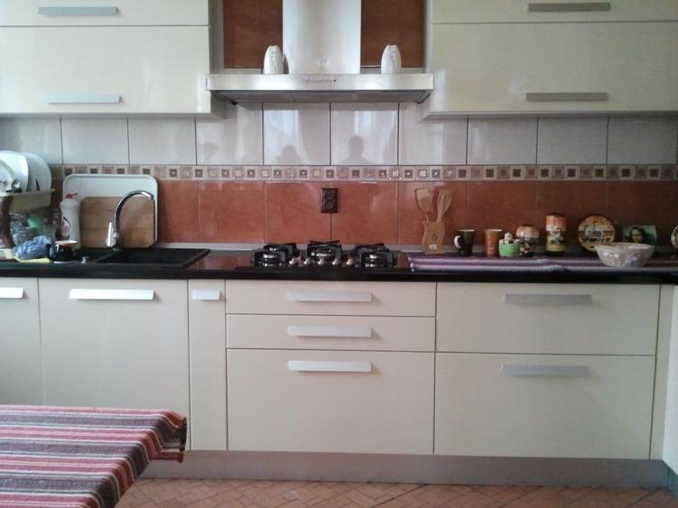 Casă cu 10 camere cu Teren 785 Mp în Central