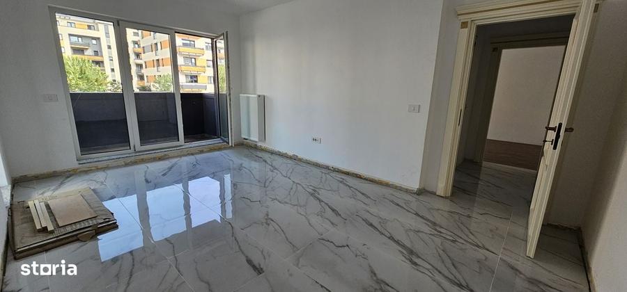Apartament cu 3 camere decomandat în Tractorul