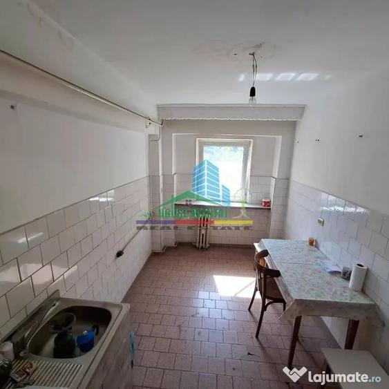 Apartament cu 3 camere decomandat în Ultracentral