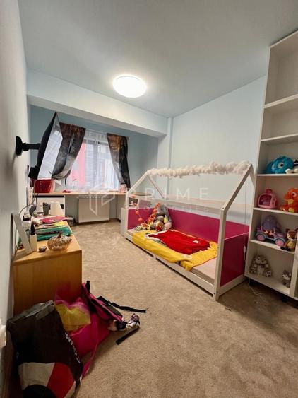 Apartament cu 3 camere decomandat în Livezeni