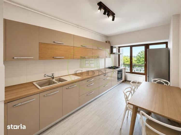 Apartament cu 3 camere decomandat în Pajura