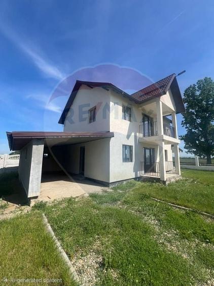 Casă individuală cu 4 camere cu Teren 400 Mp în Dumbrava