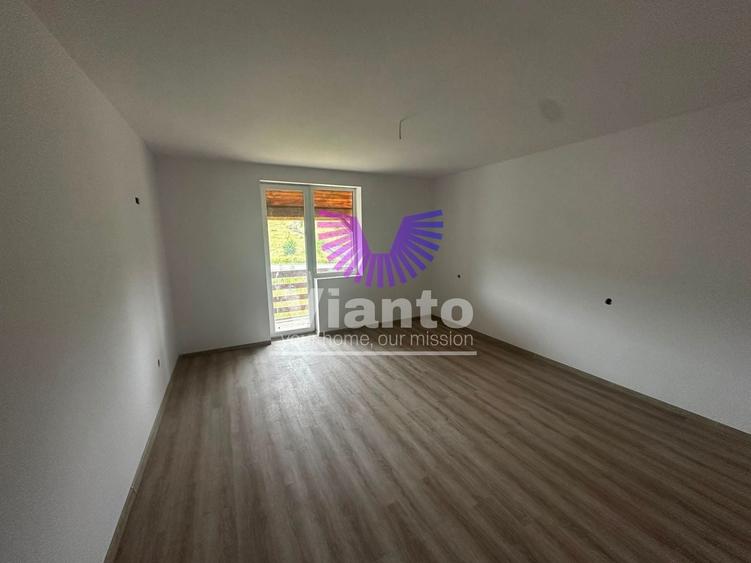 Duplex cu 5 camere cu Canalizare în Exterior Vest