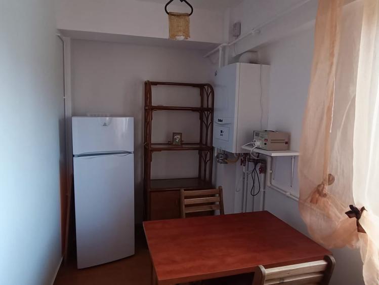 Apartament cu 3 camere, mobilat în Peninsula