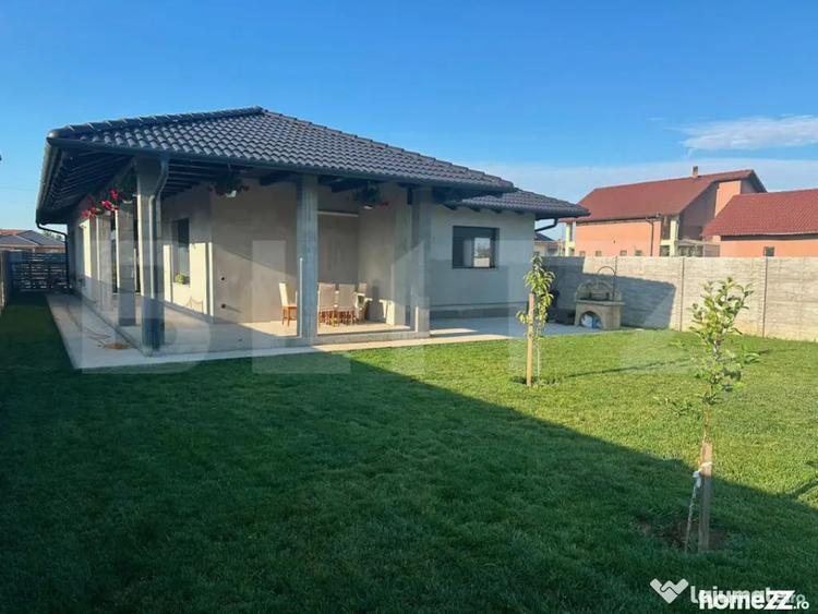 Casă cu 4 camere cu Teren 715 Mp în Păulești
