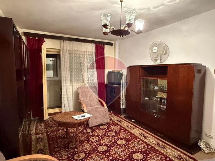 Apartament cu 2 camere semidecomandat, mobilat în Moșilor
