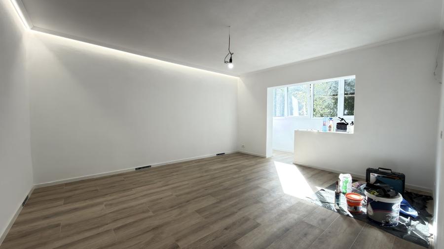 Apartament cu 3 camere decomandat în Dâmbovița
